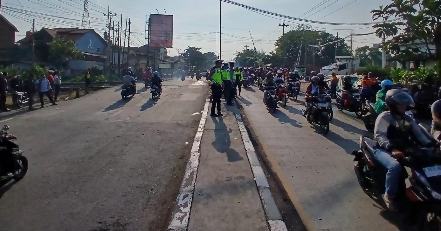 Proses Evakuasi Lokomotif KA Harina Berjalan Efisien, KAI Daop 4 Semarang Imbau Disiplin Perlintasan