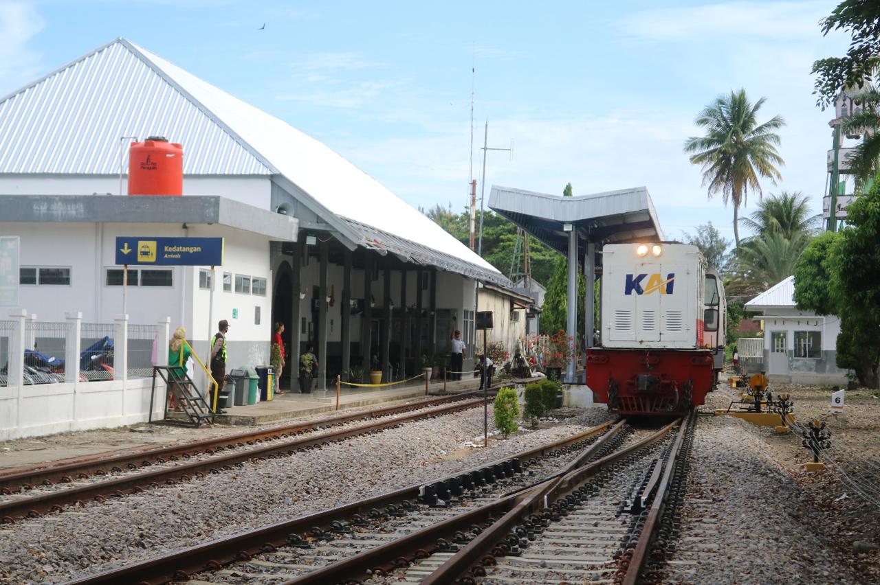 Sensasi Liburan Hemat di Sumatera Barat Naik Kereta Api