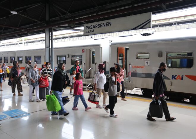 10 Kereta Api Terfavorit Selama Long Weekend Waisak, KAI Catat Lonjakan Penumpang